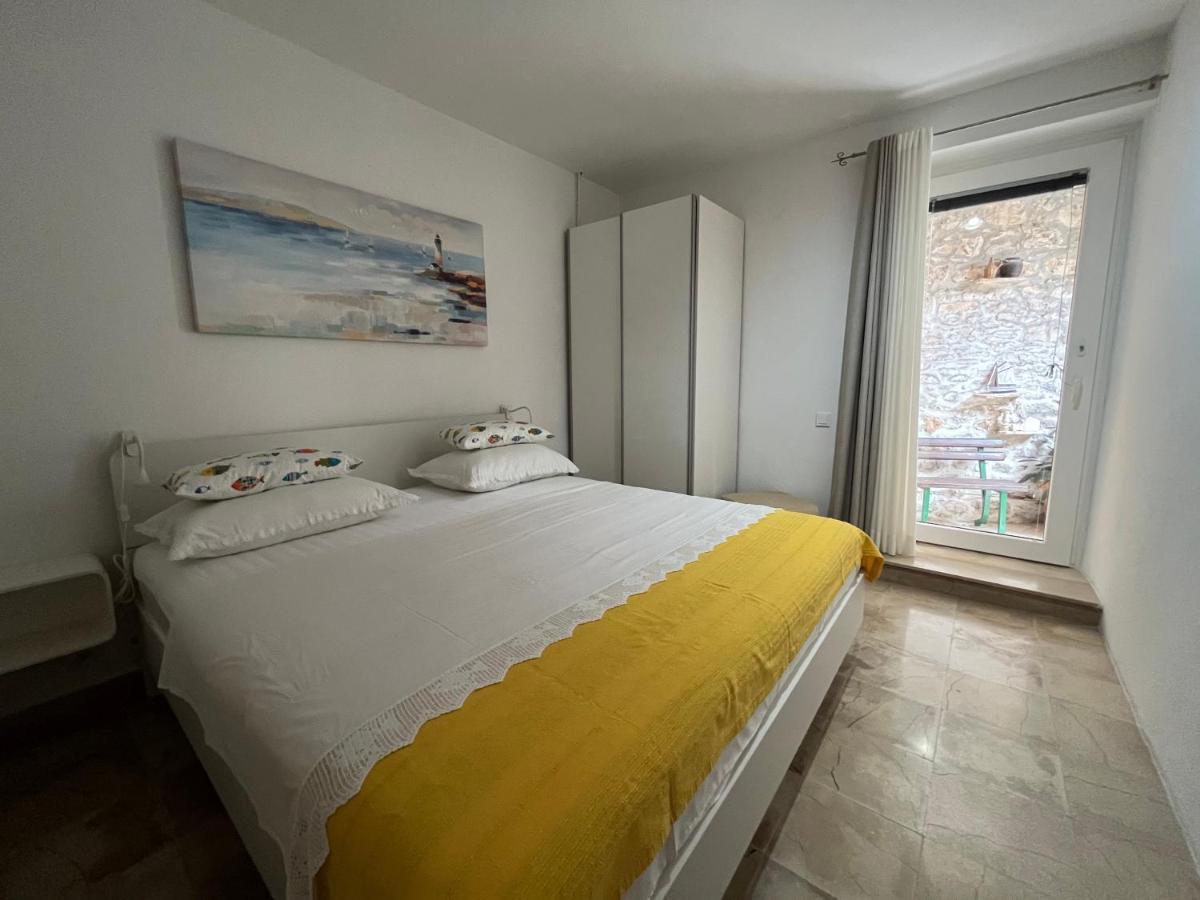 Apartment Get Supetar Extérieur photo