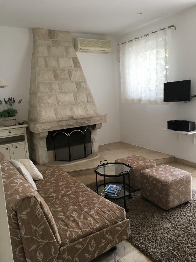 Apartment Get Supetar Extérieur photo
